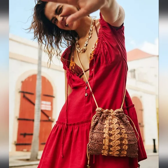 NEW Free People heatwave crossbody woven raffia mini bag in Tan Lines - Picture 1 of 12